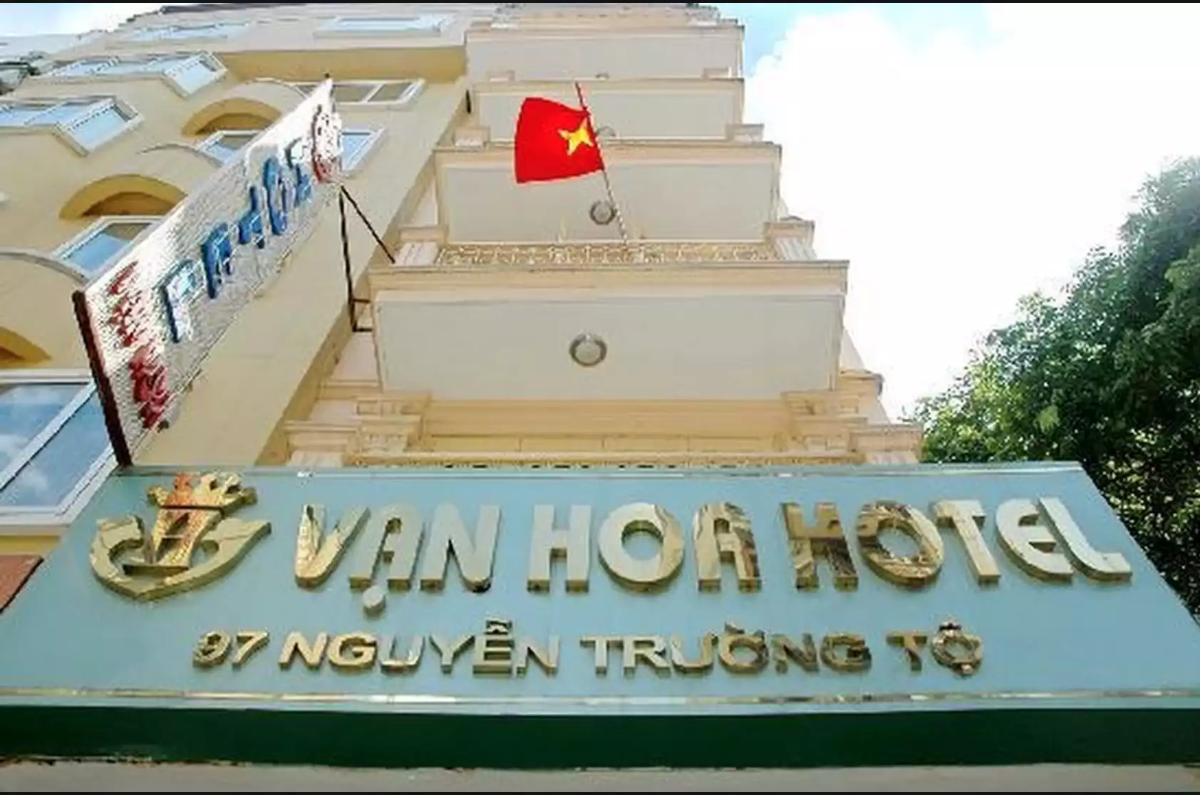 Khách sạn Vạn Hoa